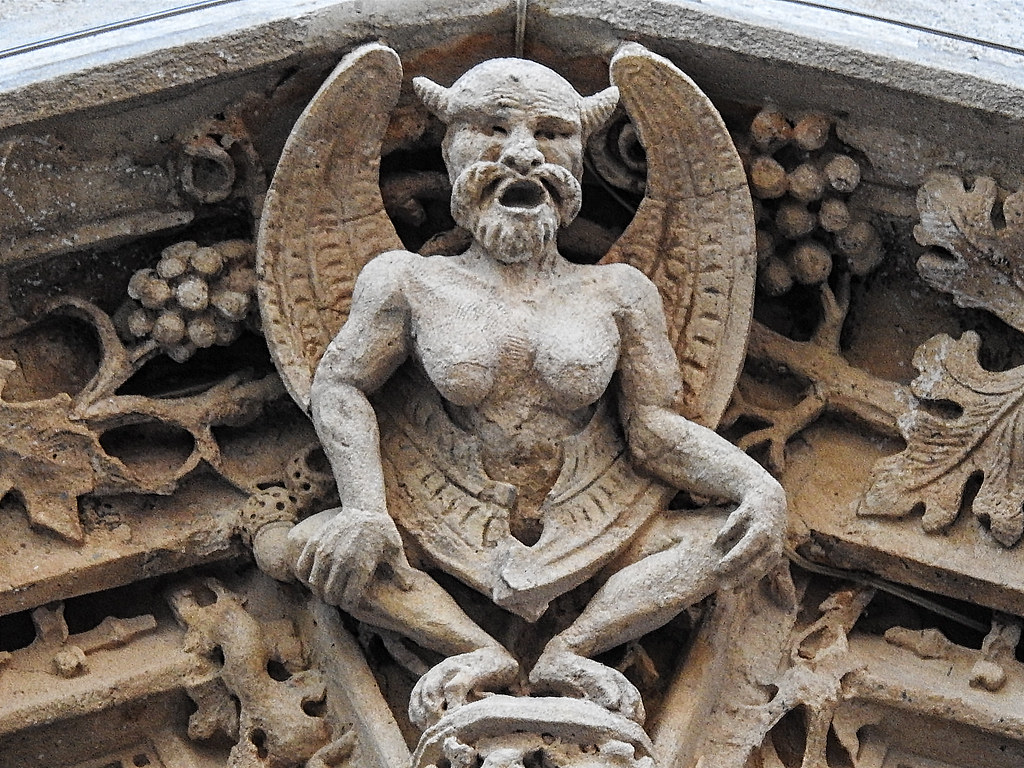 Igreja de Saint-Merry, em Paris. Portal oeste. Gárgula. Étienne-Hippolyte Godde